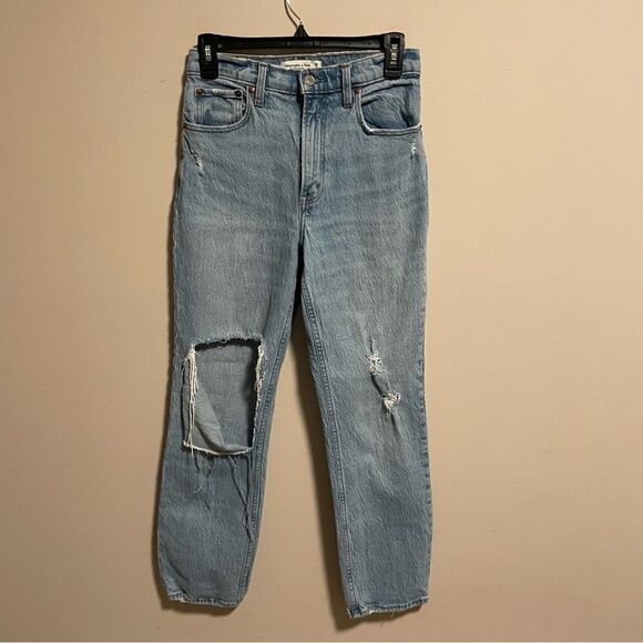 Abercrombie & Fitch 90’s Straight Ultra High Rise Distressed Jeans Size 2 (26)S - Picture 2 of 6